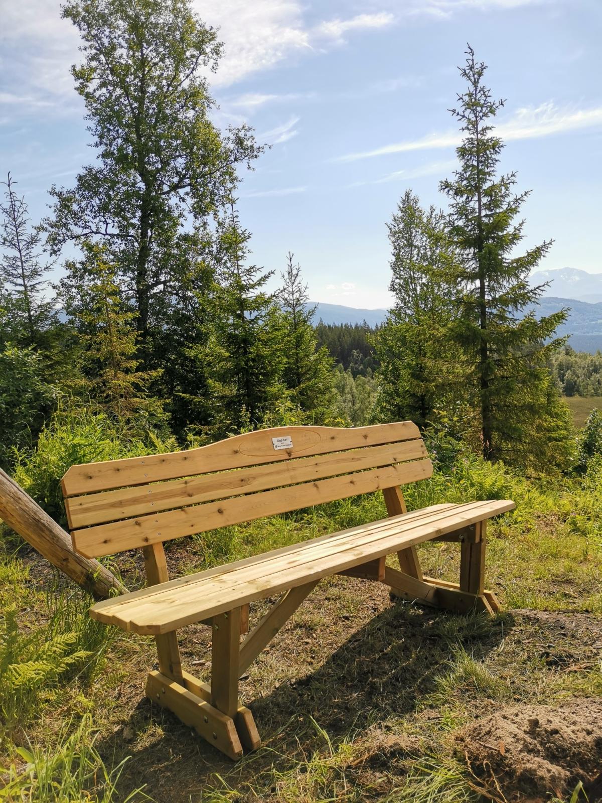 Gapahuken Andsfjellet Bapro benk.jpg